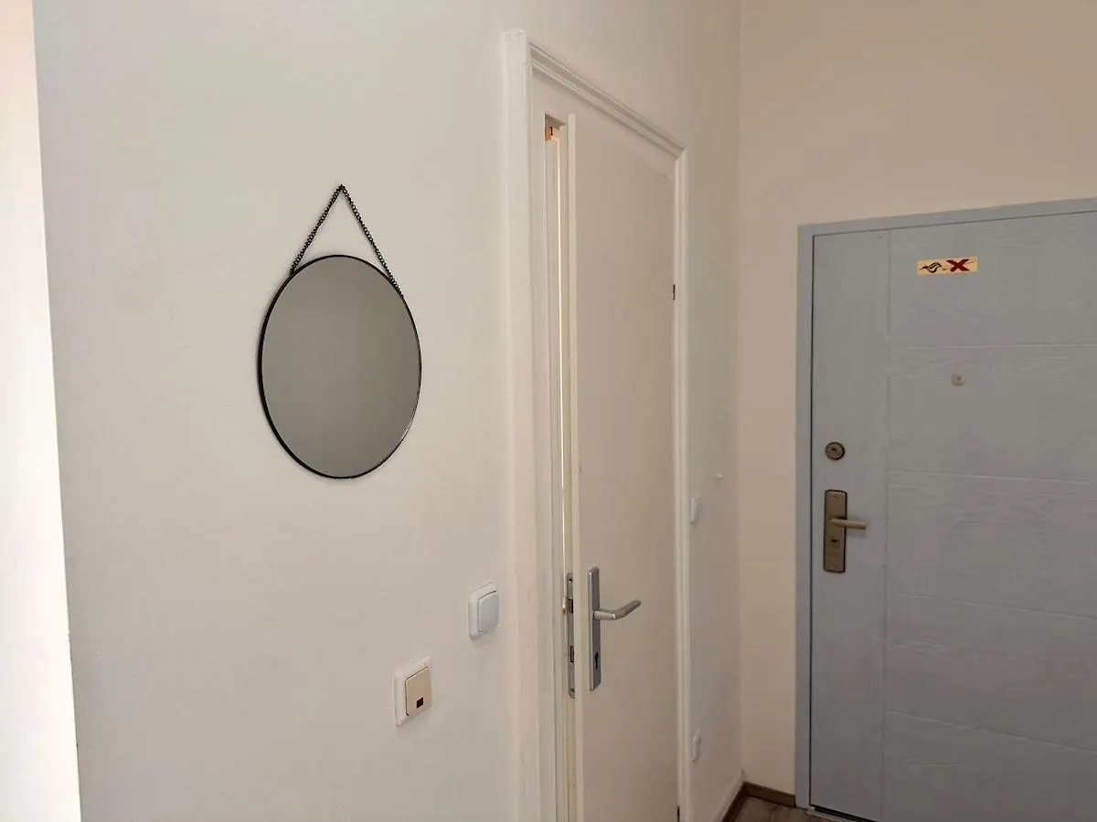 Spacious Netflix Apartment For Up To 4 People With Massage Shower Vienna