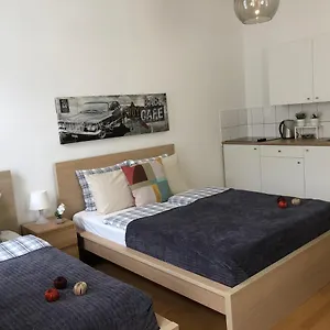 New, Bright Near The Metro! Wien